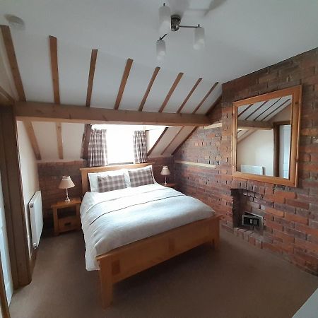 The Dolfor Inn Newtown  Esterno foto